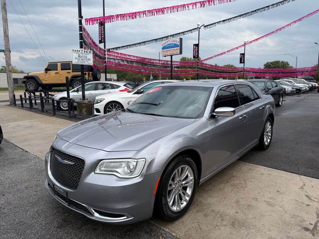 2015 Chrysler 300 Image 2