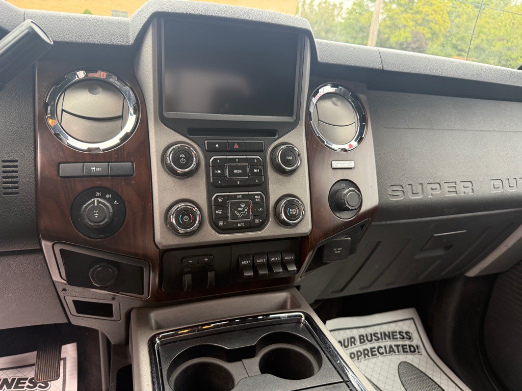 2015 Ford F-250 Image 12