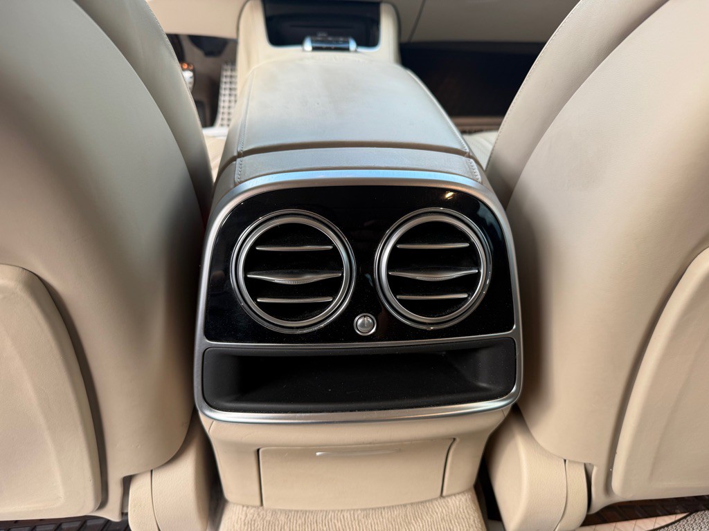 2015 Mercedes-Benz S-Class Image 9