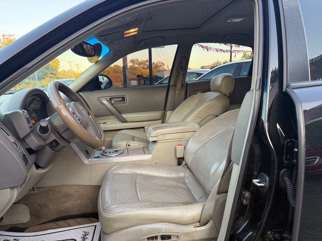 2004 INFINITI FX35 Image 5
