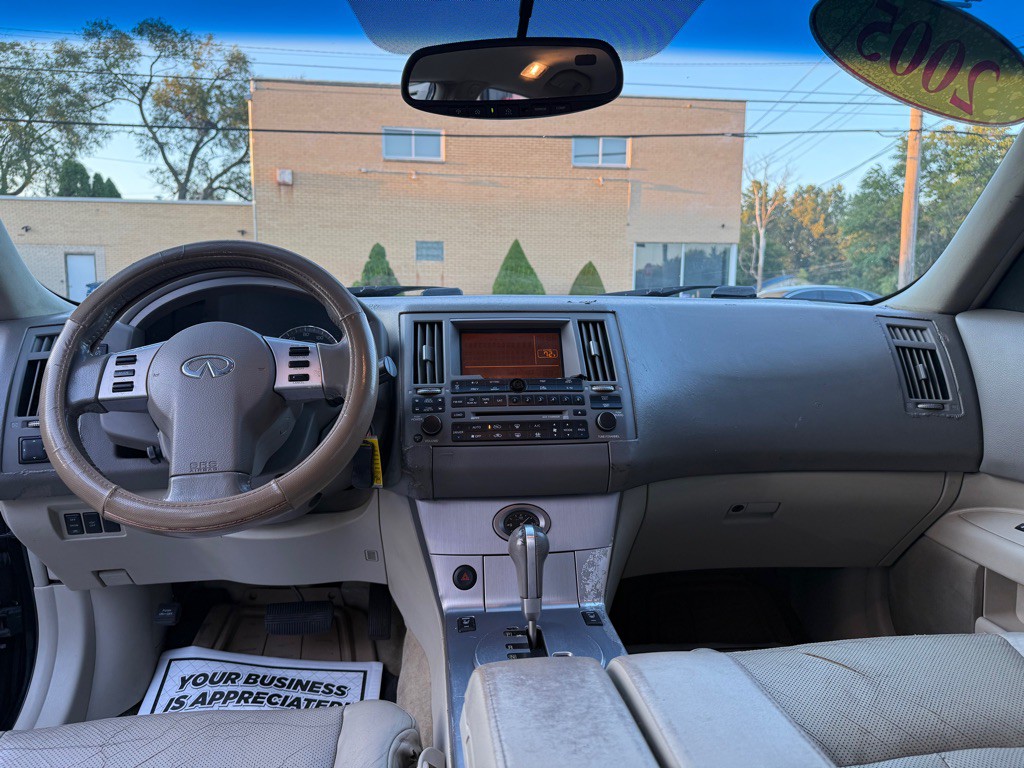 2004 INFINITI FX35 Image 7