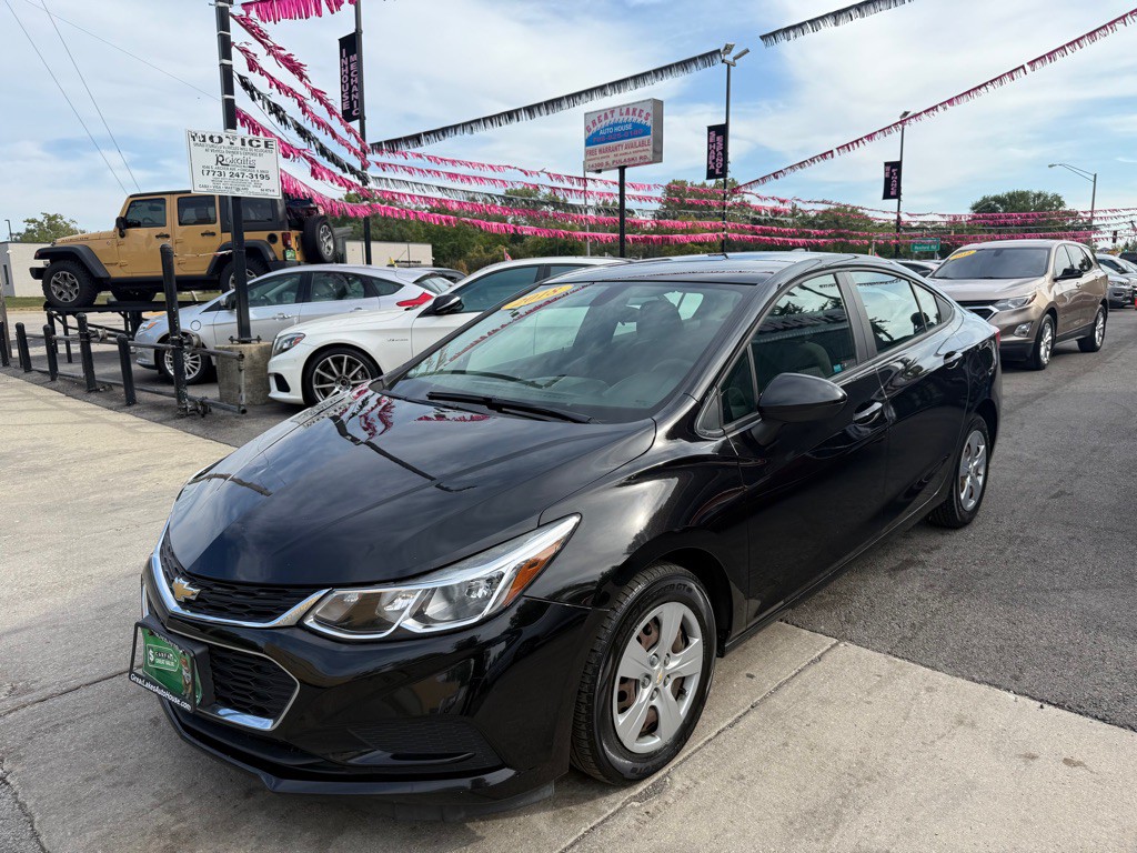 2018 Chevrolet Cruze Image 2