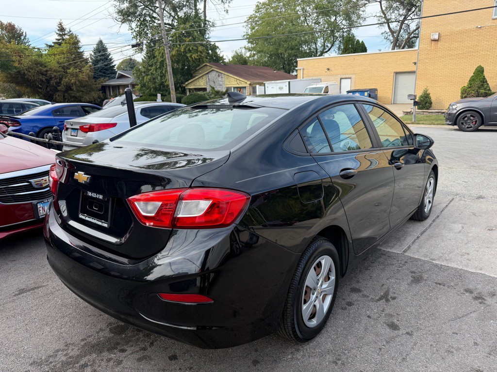 2018 Chevrolet Cruze Image 4