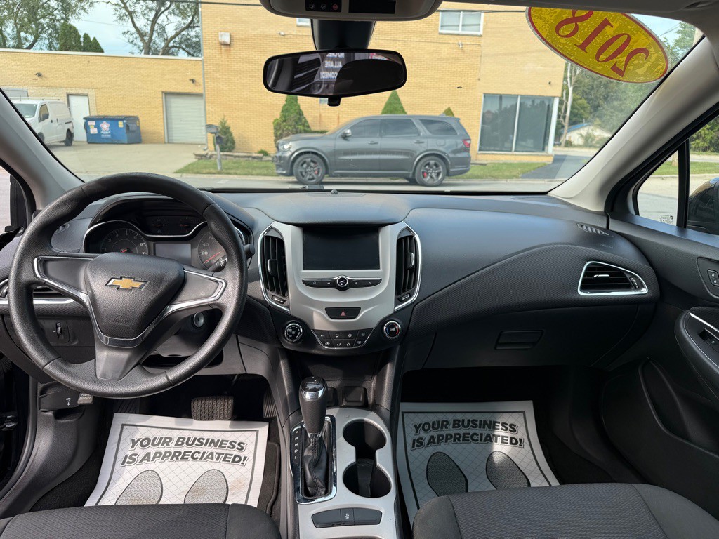 2018 Chevrolet Cruze Image 7