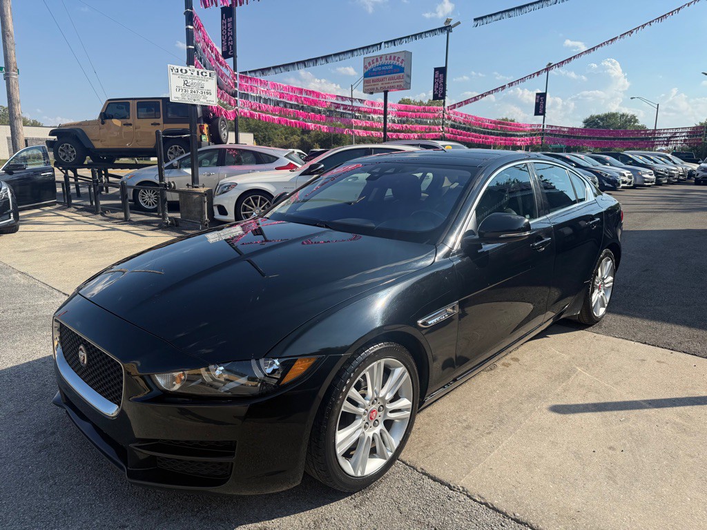 2019 Jaguar XE Image 2
