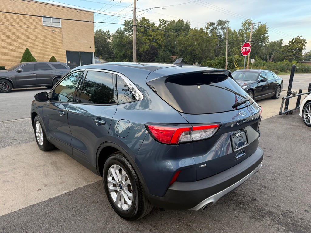 2020 Ford Escape Image 3