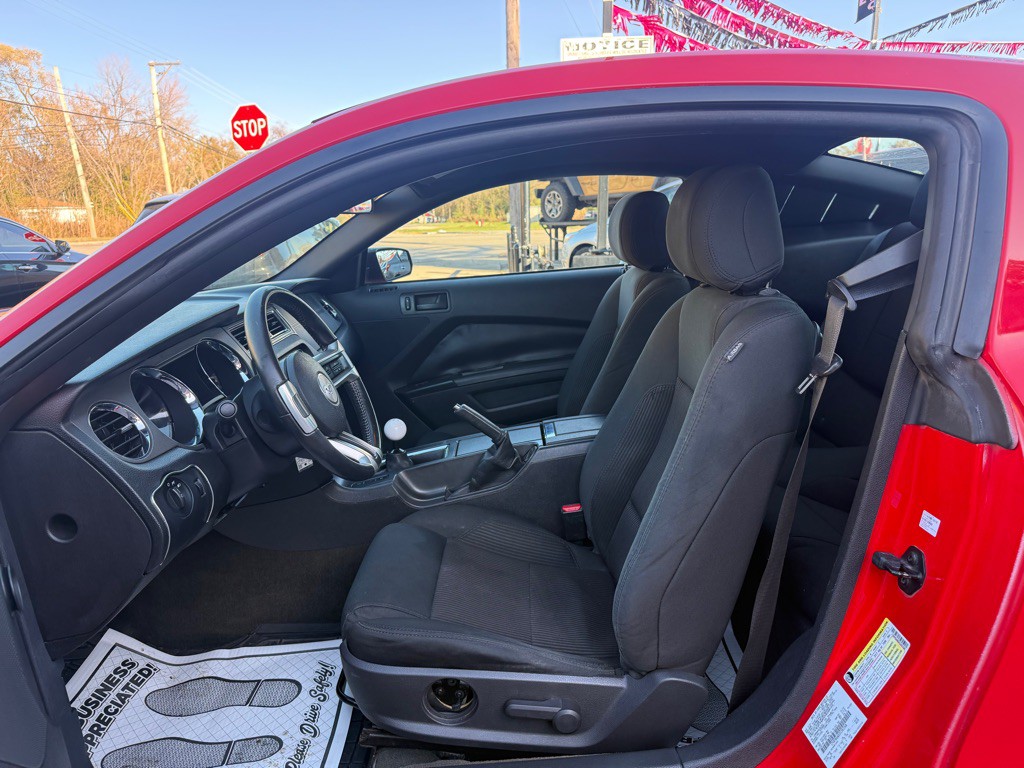 2013 Ford Mustang Image 5