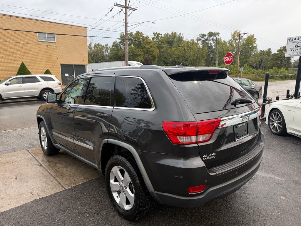 2011 Jeep Grand Cherokee Image 3