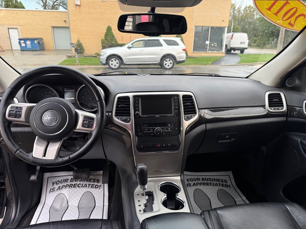 2011 Jeep Grand Cherokee Image 8