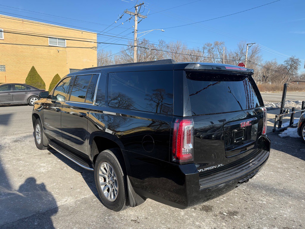 2020 GMC Yukon Image 3