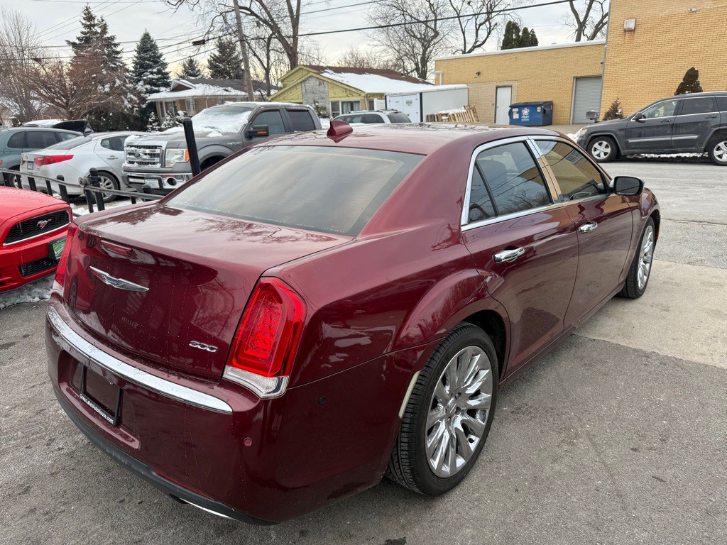 2016 Chrysler 300 Image 4