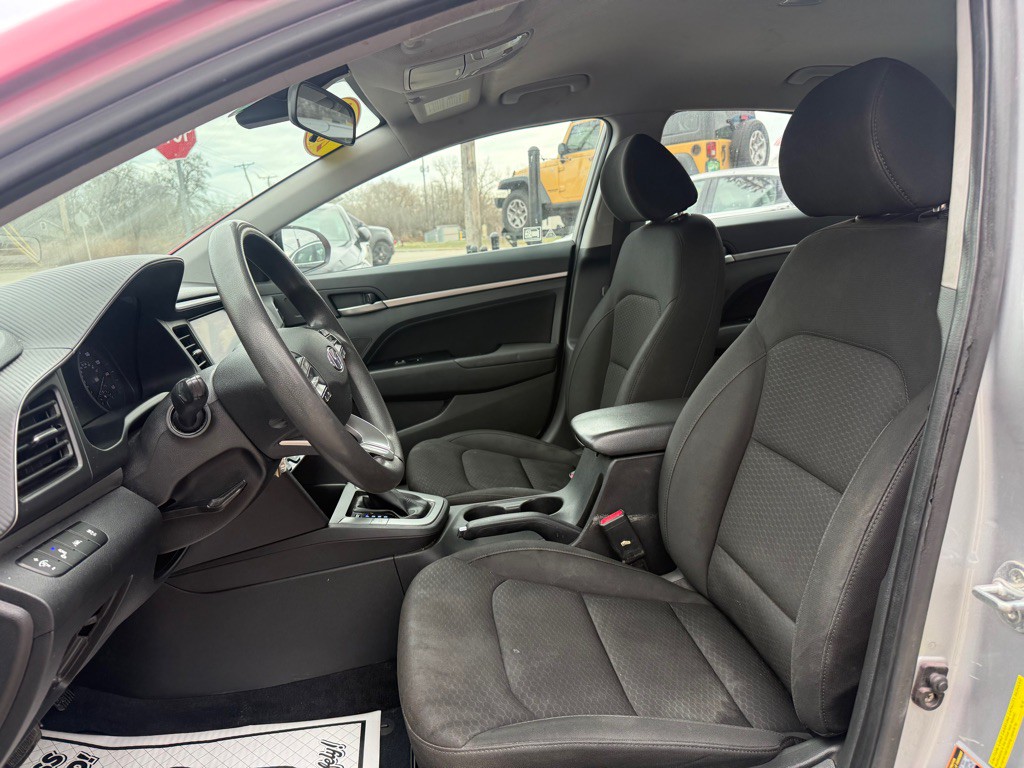 2020 Hyundai Elantra Image 5