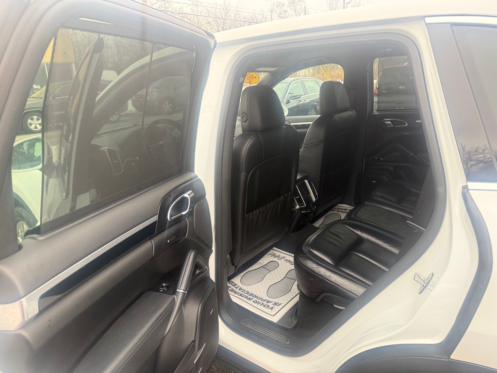 2016 Porsche Cayenne Image 7