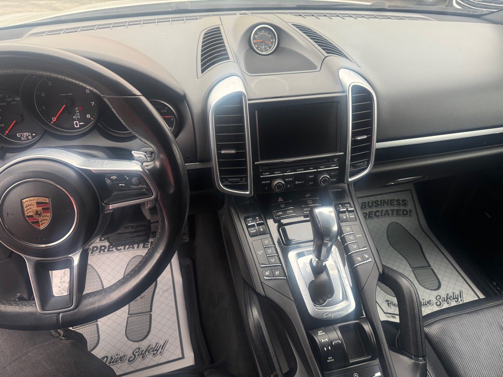 2016 Porsche Cayenne Image 11