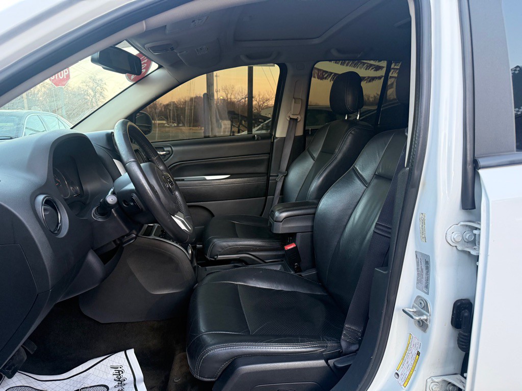 2017 Jeep Compass Image 5