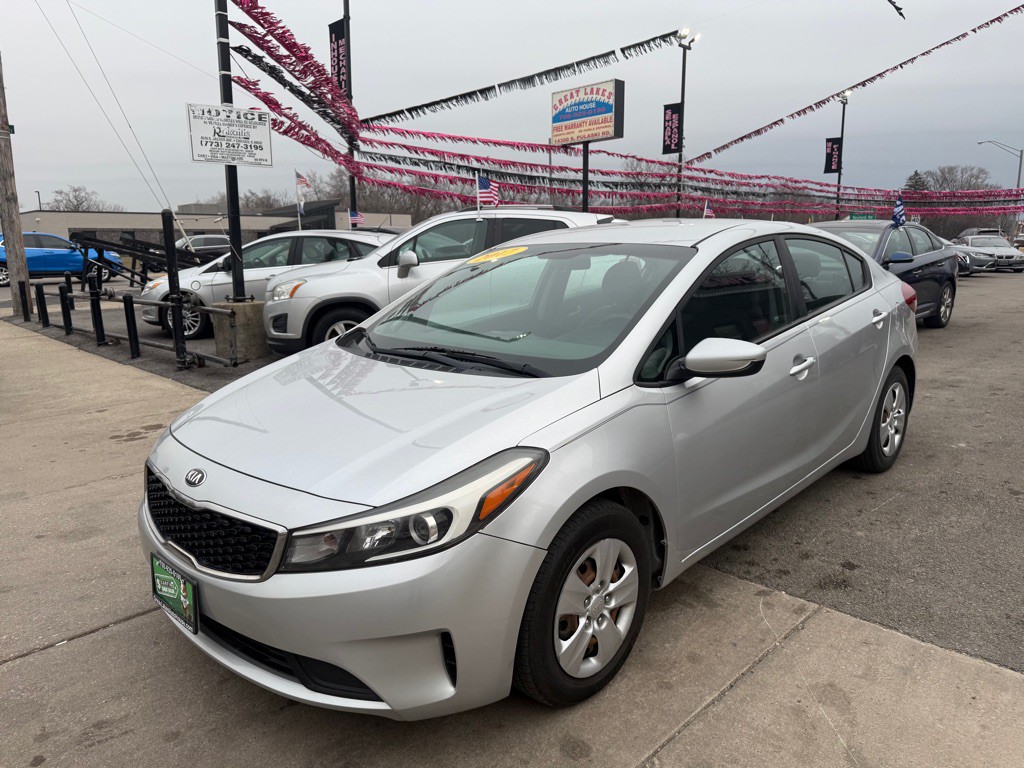 2017 Kia Forte Image 2