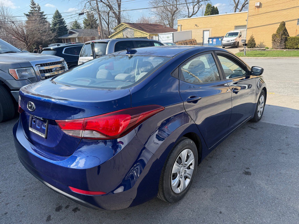 2016 Hyundai Elantra Image 4