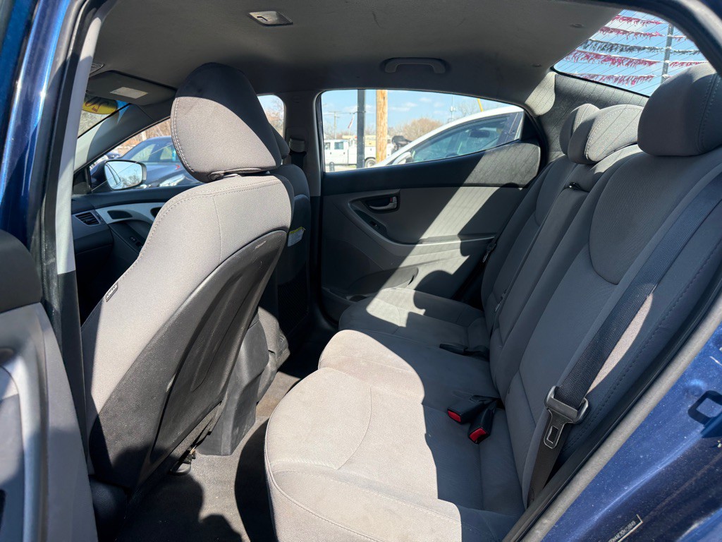 2016 Hyundai Elantra Image 5