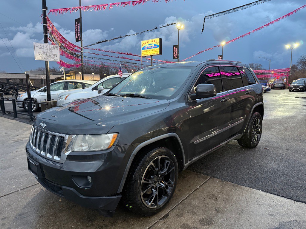 2011 Jeep Grand Cherokee Image 2
