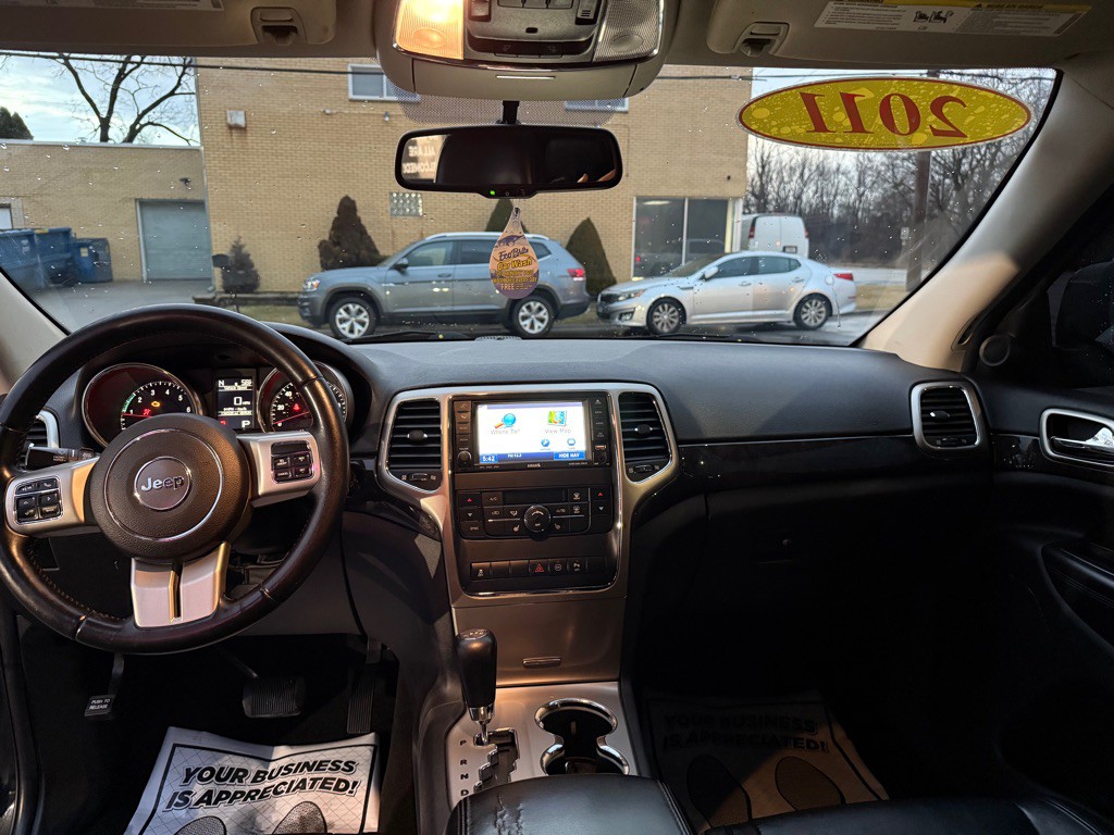 2011 Jeep Grand Cherokee Image 7