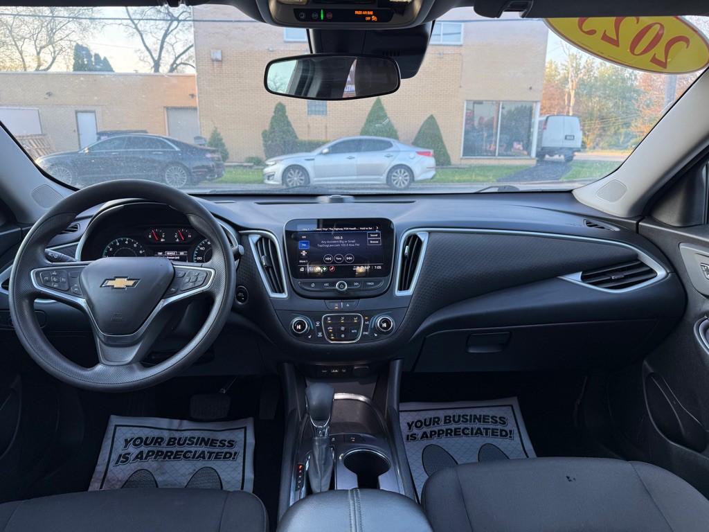 2023 Chevrolet Malibu Image 7