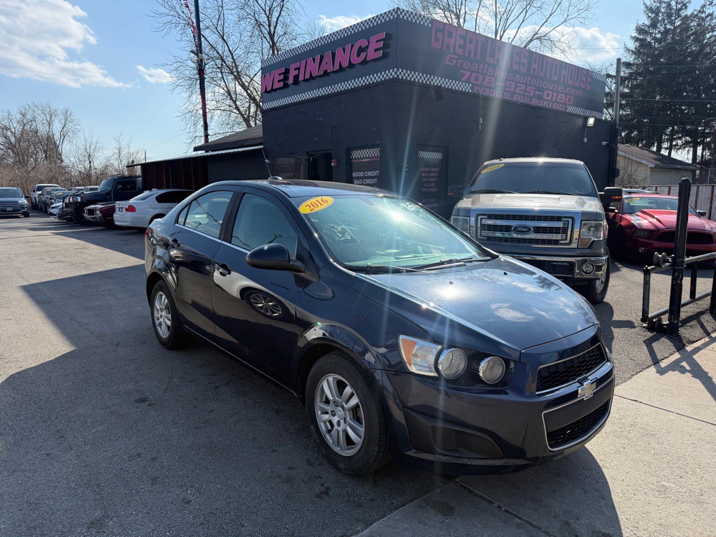 2016 Chevrolet Sonic Image 1