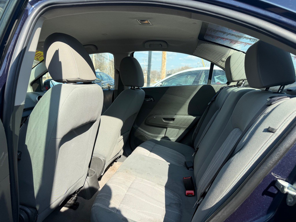 2016 Chevrolet Sonic Image 6