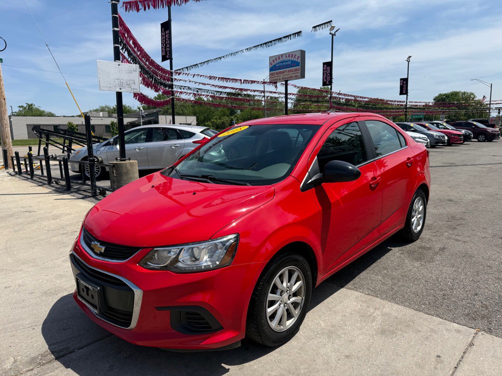 2018 Chevrolet Sonic Image 2