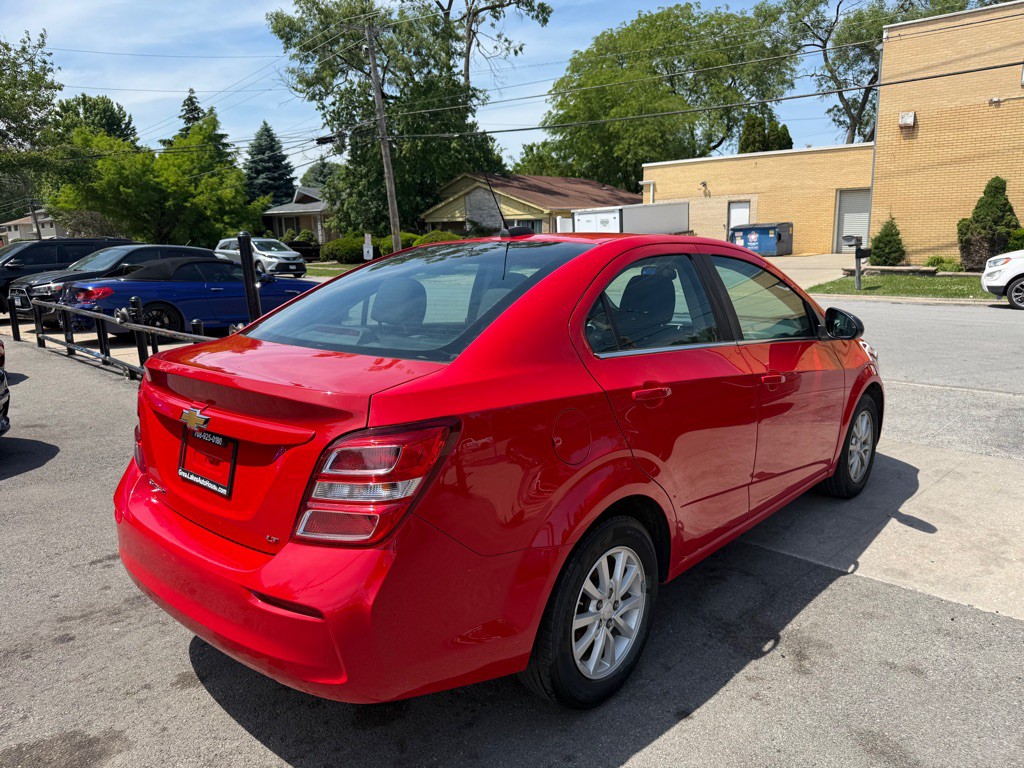 2018 Chevrolet Sonic Image 4
