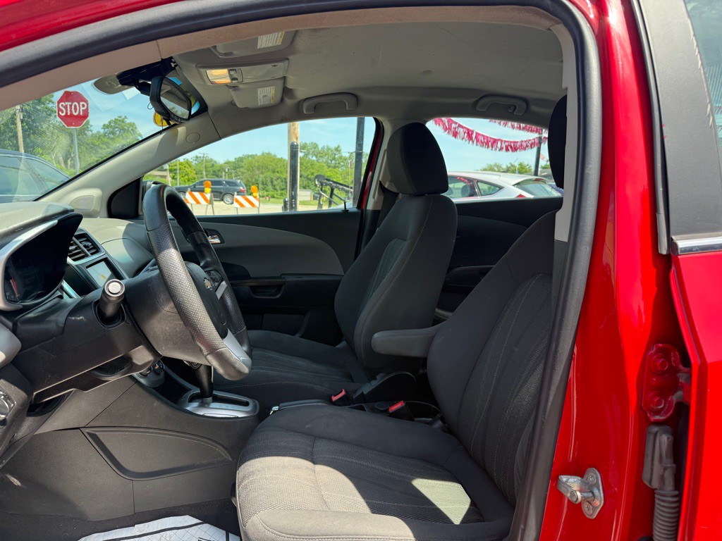2018 Chevrolet Sonic Image 5