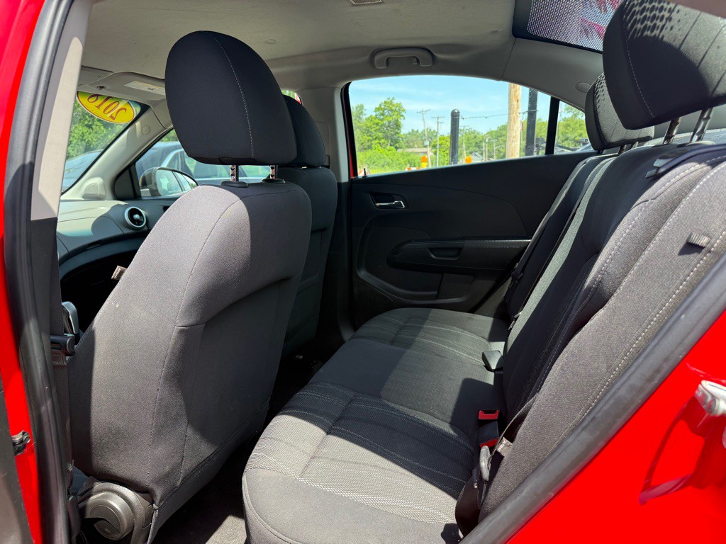 2018 Chevrolet Sonic Image 6