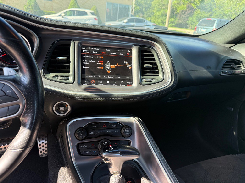 2021 Dodge Challenger Image 8
