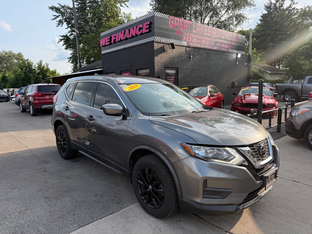 2019 Nissan Rogue Image 1