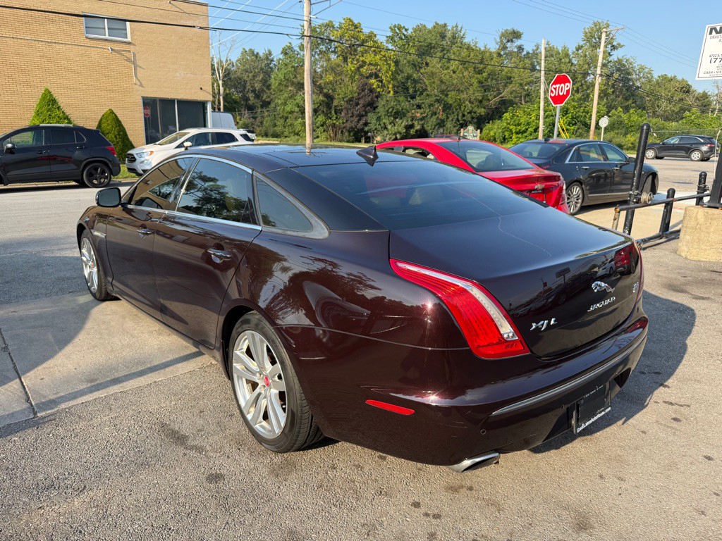2014 Jaguar XJ Image 3