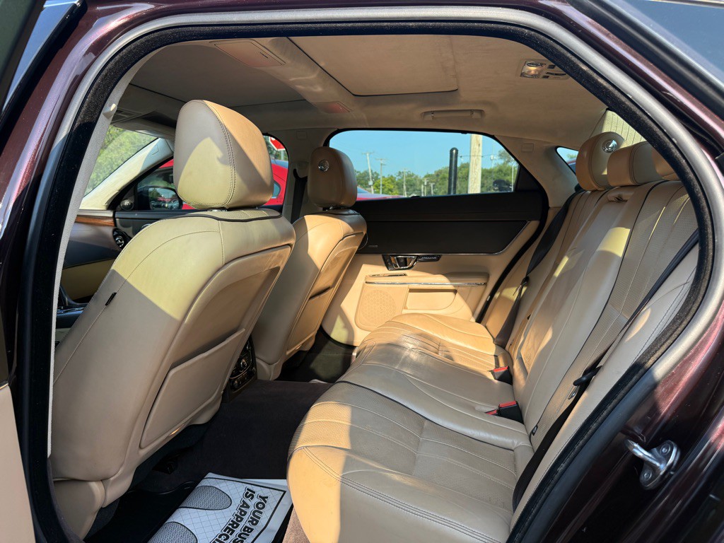 2014 Jaguar XJ Image 6