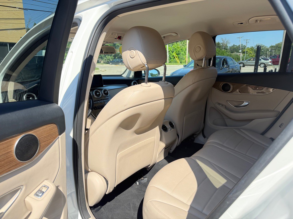 2018 Mercedes-Benz GLC-Class Image 7