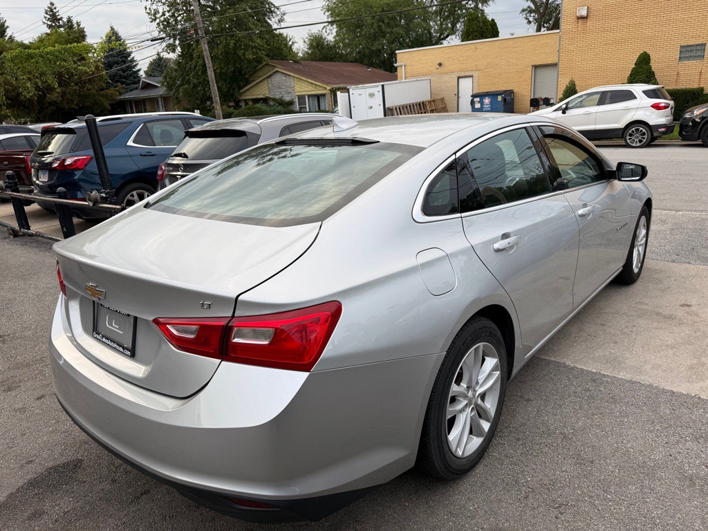 2016 Chevrolet Malibu Image 4