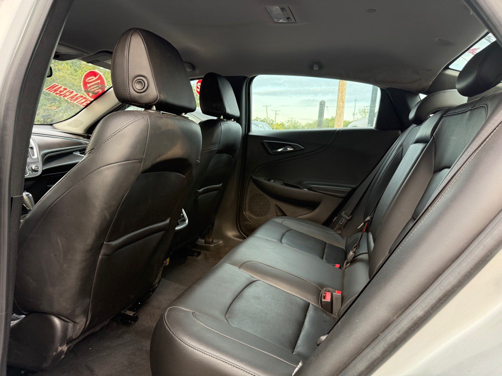 2016 Chevrolet Malibu Image 6