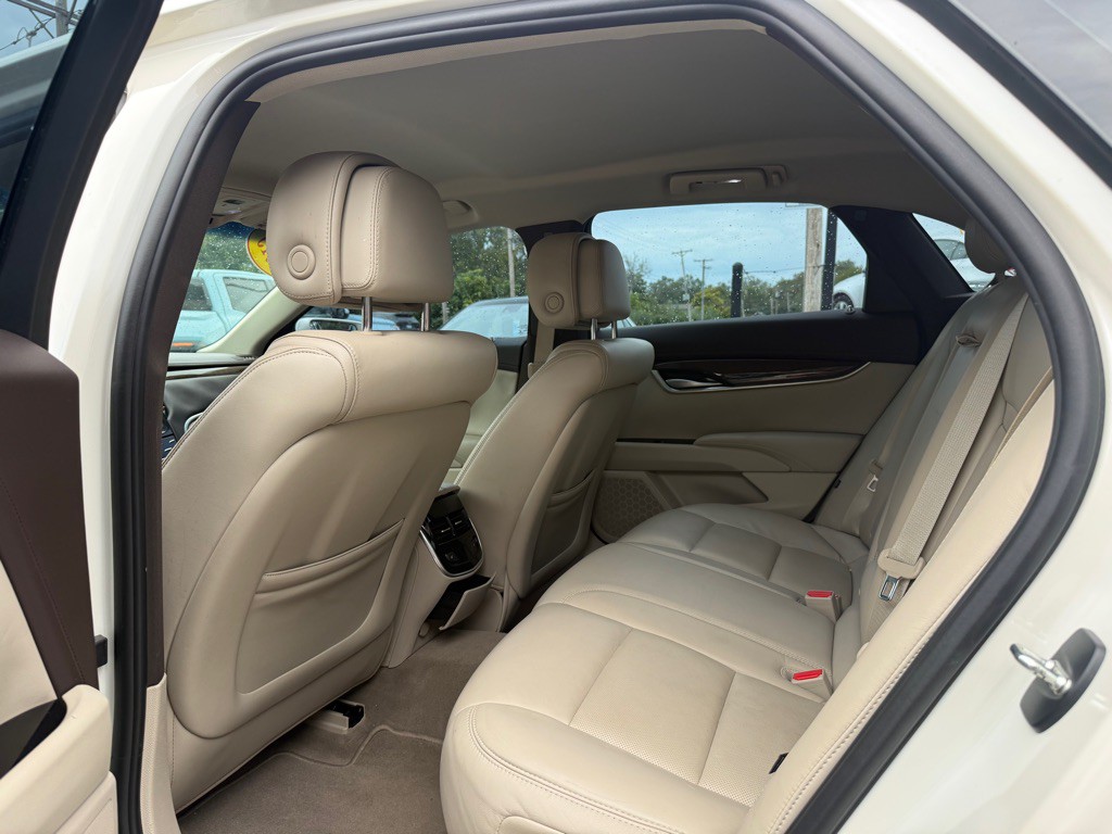 2013 Cadillac XTS Image 7