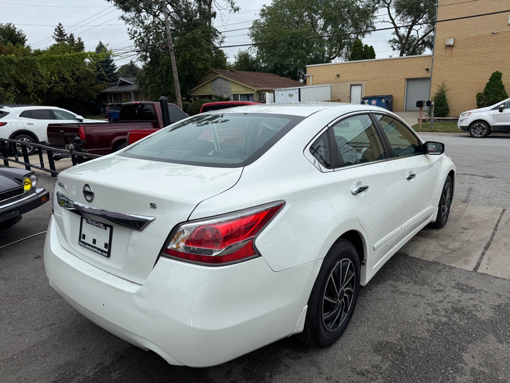 2015 Nissan Altima Image 3