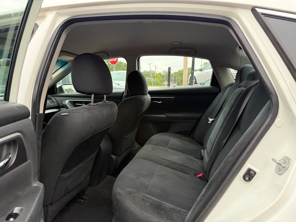 2015 Nissan Altima Image 5