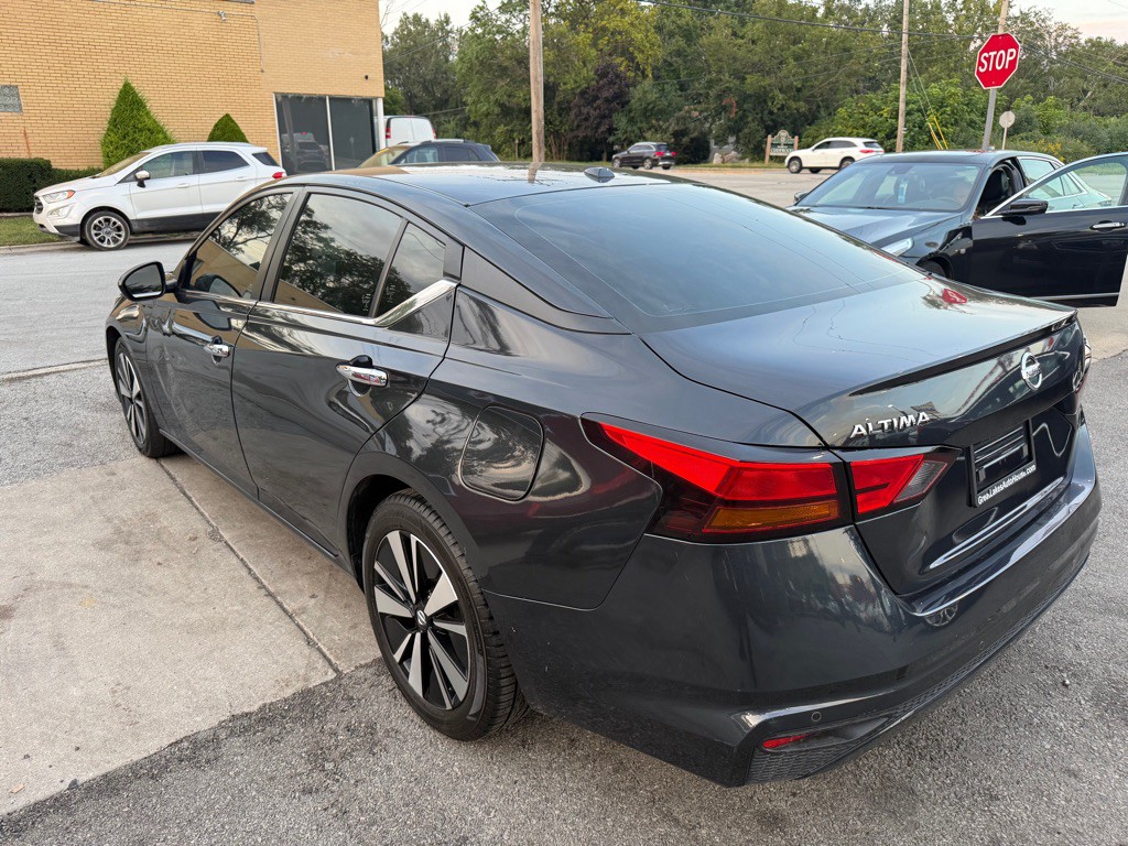 2022 Nissan Altima Image 3