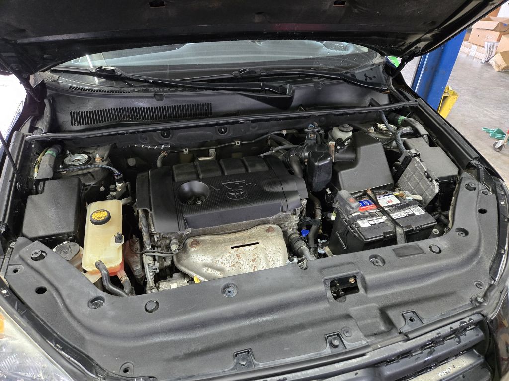 2011 Toyota Rav4 Image 2