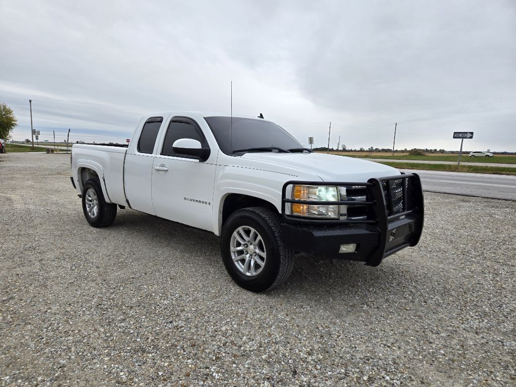 2007 Chevrolet Silverado 1500 Image 1