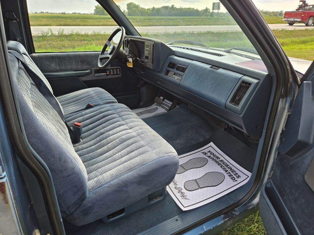 1990 Chevrolet C/K Image 2