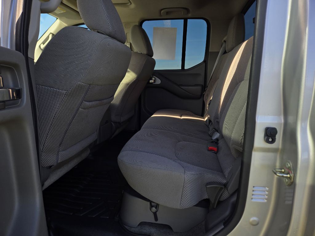 2016 Nissan Frontier Image 8