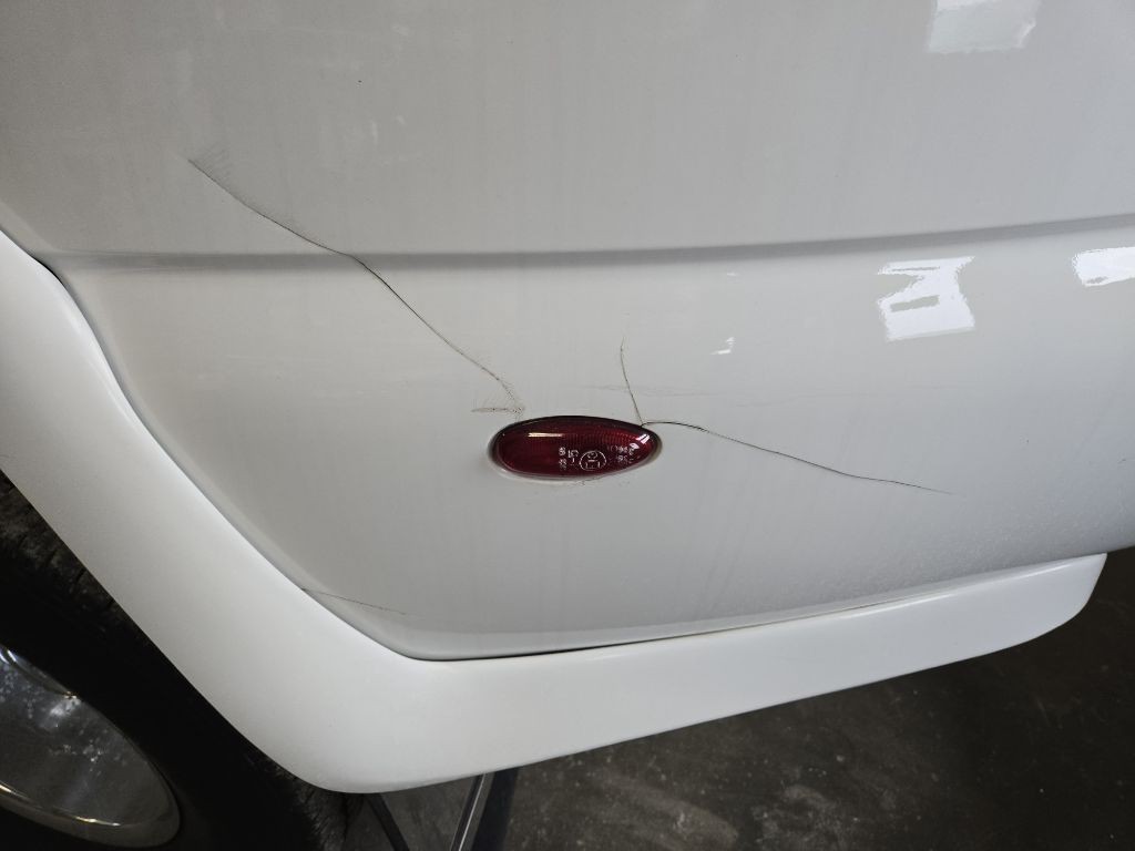 2004 Chevrolet Silverado 1500 Image 18