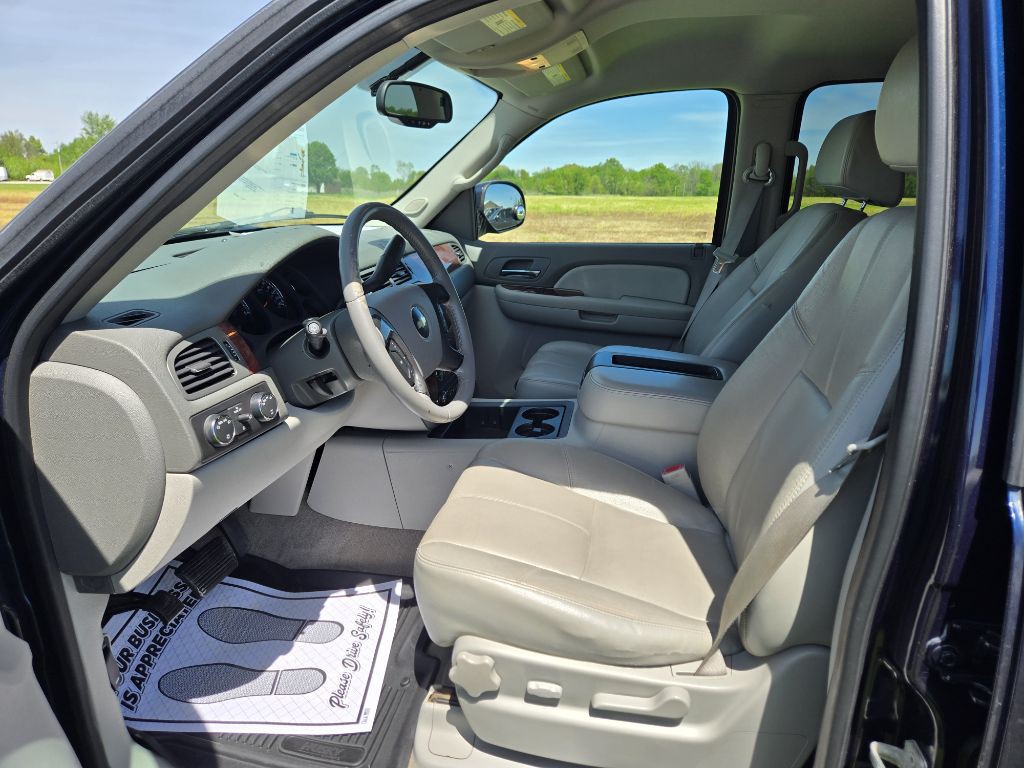 2008 Chevrolet Suburban Image 9