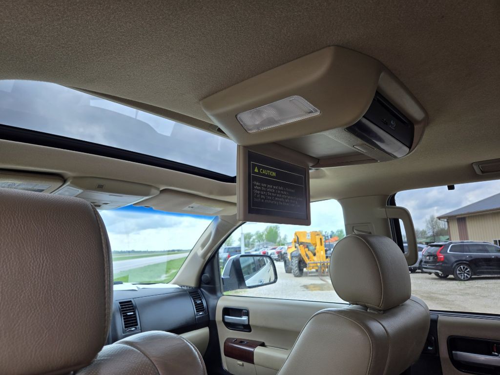 2016 Toyota Sequoia Image 22