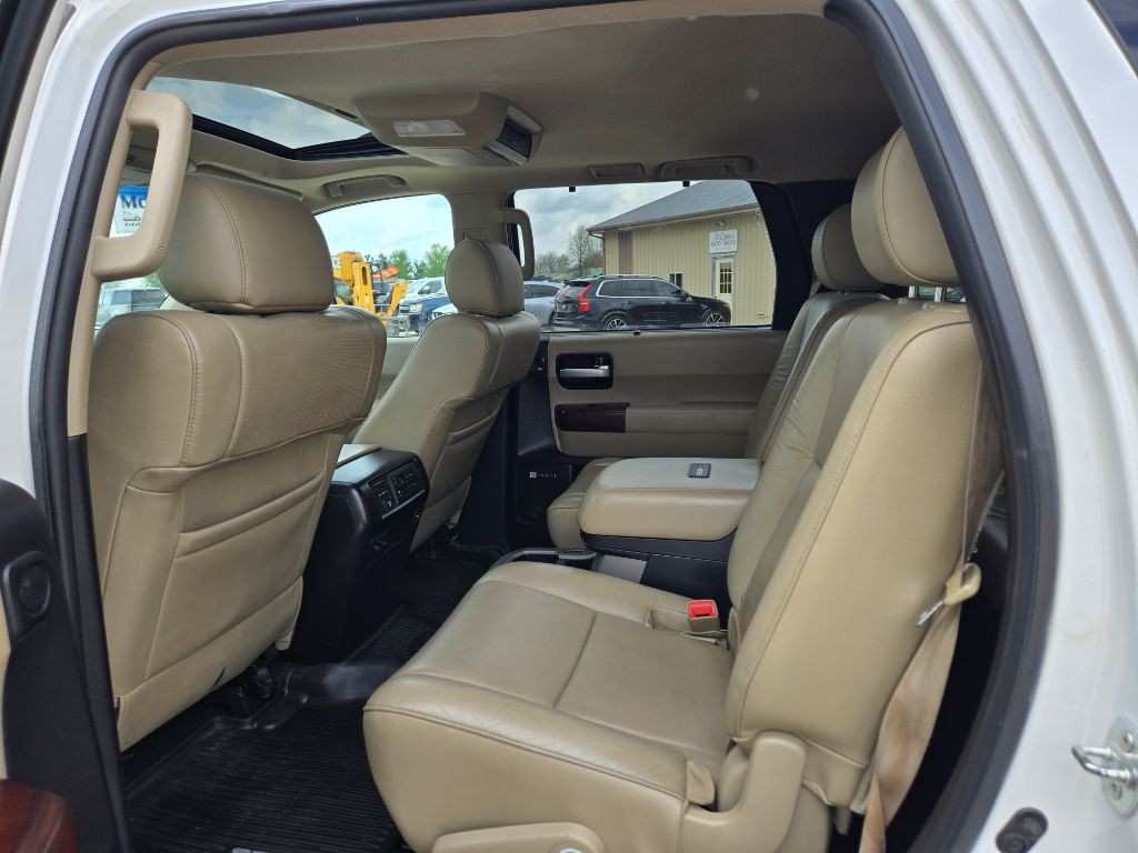 2016 Toyota Sequoia Image 25